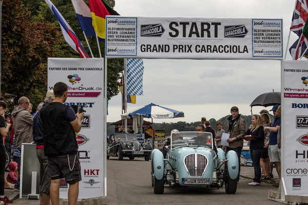 Bild Oldtimer-Rallye Grand Prix Caracciola: „Oldtimerfahren gegen Leukämie und verwandte Blutkrankheiten“ – für die José Carreras Leukämie-Stiftung.