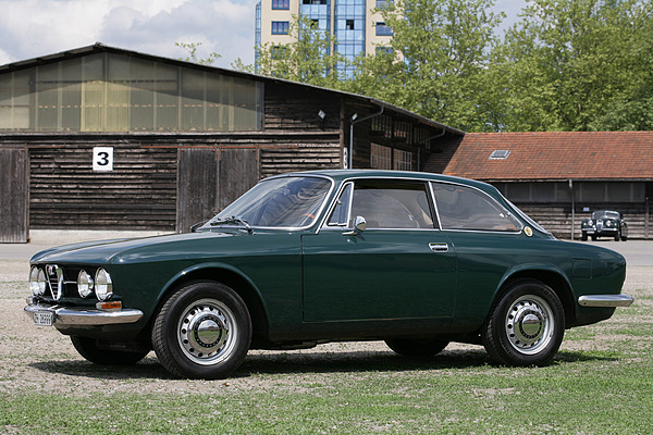 Oldtimer Sunday Morning Meeting in Zug - Mai 2011 - Alfa Romeo GTV