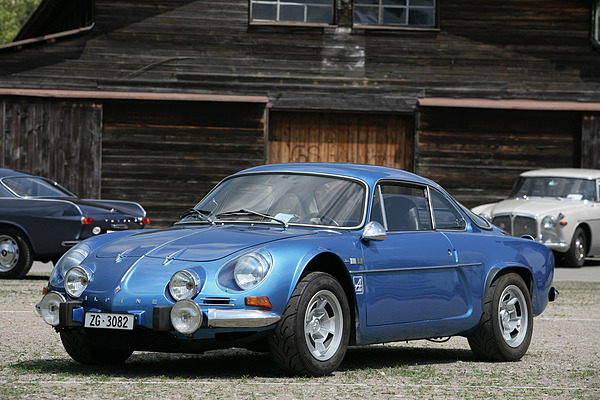 Image: Classic car Sunday Morning Meeting in Zug - May 2011 - Renault Alpine A 110