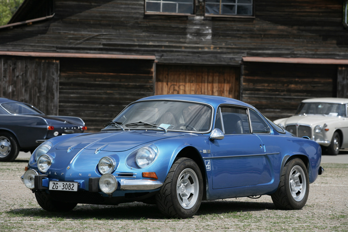 Classic car Sunday Morning Meeting in Zug - May 2011 - Renault Alpine A 110