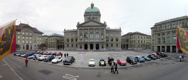 Bild: Oldtimer-Treffen in Bern anlässlich der Historic Vehicle Days 2022