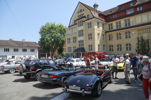 Vintage car diversity behind the school building - from Mazda MX5s to fire engines - Oldtimer in Obwalden (O-iO) 2023