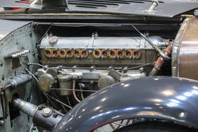 Omega Six (1928) - Blick unter die Motorhaube - Rétromobile Paris 2022