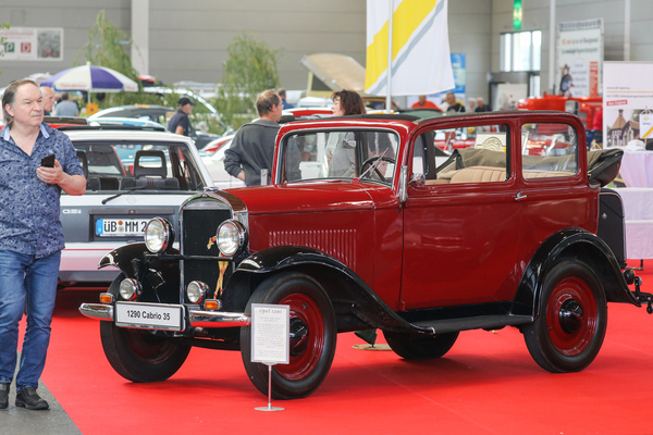 Bild Opel 1,2 Liter (1935) - über 66'000 Exemplare dieses "Volkswagens" wurden vor dem Krieg gebaut - Klassikwelt Bodensee 2024