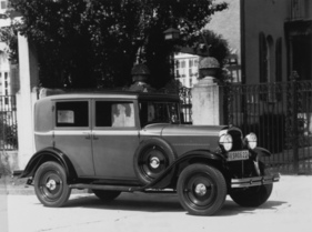 Opel 1,8 LIter (1931) - viertürigige Limousine mit Sonndndach, 90 km/h schnell und RM 3295 teuer