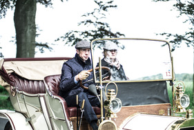 Opel 10/18 PS (1908) - auf dem Schloss Dyck bei der Kronprinz Wilhelm Rasanz Fahrt 2013