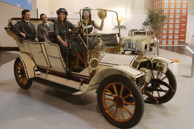 Opel 10/18 PS (1908) - für vier Personen grosszügige Platzverhältnisse (Techno Classica 2013)