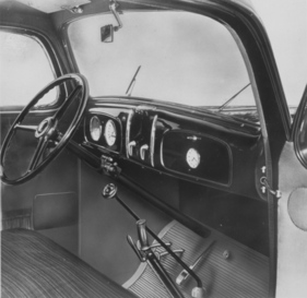 Opel 2 Liter Sechszylinder (1934) - Blick auf das Armaturenbrett der neuen 1,3- und 2-Liter-Opel-Typen
