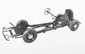 Opel 2 Liter Sechszylinder (1934) - Fahrgestell mti "Opel Synchron-Federung"