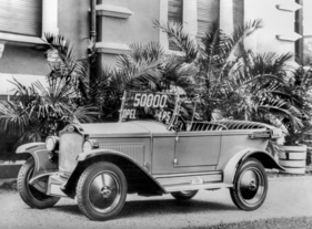 Opel 4/16 PS Viersitzer (1928) – das 50'000. Exemplar der Baureihe mit "versilberten" Rädern, gebaut am 7. Oktober 1927
