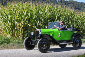 Vor 100 Jahren legte man auf Strassen wie dieser bis zu 500 km am Tag zurück