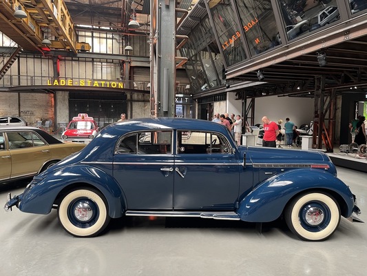 Opel Admiral (1939) – Sonderausstellung "125 Jahre Opel-Automobile" im "Nationalen Automuseum – The Loh Collection"