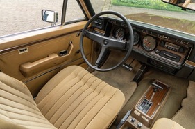 Opel Admiral (1974) - Das Interieur ist ziemlich sportlich für solch eine grosse Limousine