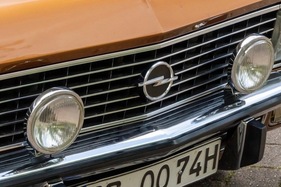 Opel Admiral (1974) - Mit Rallye-Leuchten vorne