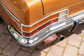 Opel Admiral (1974) - Zwei Rechtecke übereinander und eine Chrom-Stossstange