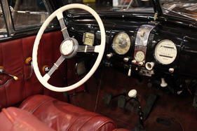 Opel Admiral Cabriolet "Hebmüller" (1939) - Interieur des Hebmüller Cabriolets (Techno Classica 2013)