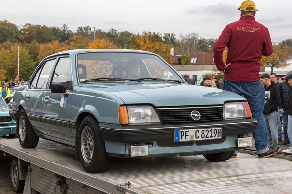 Opel Ascona 1.3 S – in der Farbe "Atollblau" – Retro-Saisonabschluss 2024