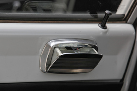 Opel Ascona 1700 (1968) - Aschenbecher Rücksitzbank links (1968)