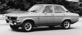 Opel Ascona 19 SR (1975) – Hier mit Kopfstützen