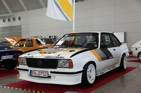 Opel Ascona B 400 (1981) - nach 15 Jahren aus einer Scheune gezogen und problemlos wieder in Betrieb gesetzt - Retro Classics Stuttgart 2014