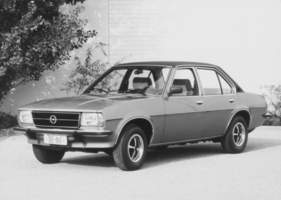 Opel Ascona Berlina (1977) – Wurde in anderen Ländern auch als Vauxhall Cavalier verkauft, allerdings mit abgeänderter Frontpartie