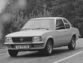 Opel Ascona L (1976) – Unauffällig elegant