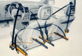 Opel Astra (1992) - mit serienmässigem Gurtspanner (1992)