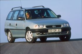 Opel Astra (1993) - Stationswagen nach dem Facelift für das Baujahr 1994