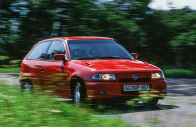 Opel Astra GSi 16V (1991) - dank aerodynamischer Verfeinerungen 200 km/h schnell mit 150 PS
