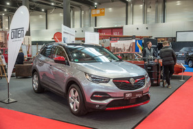Opel Bitter Grandland (2019) - Erich Bitter veredelt auch heute noch - Retro Classics Stuttgart 2020
