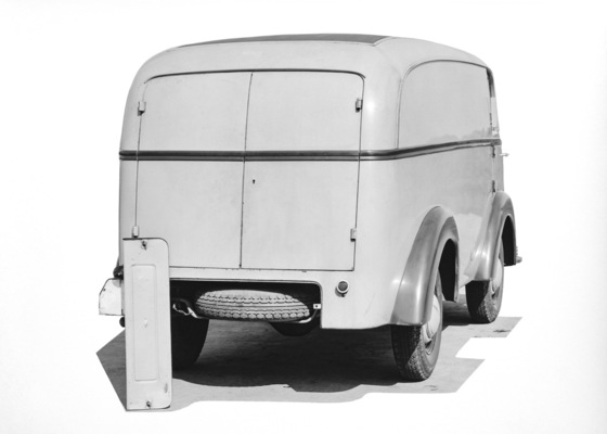 Opel Blitz Transporter Type 1.5-23 COE (1937) - Spare wheel under the loading floor