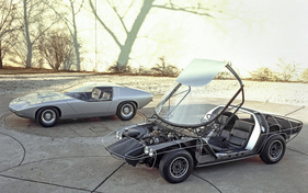 Opel CD (1969) - Studie im Gerüst und vervollständigt