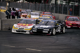 Opel Calibra (1996) - Manuel Reuter im engen Bruderkampf in der DTM Opel Calibra (1996) - Manuel Reuter im engen Bruderkampf in der DTM