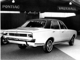 Opel Commodore (1967) - Debüt in Genf, der Sechszylinder mit 110 DIN-PS ermöglicht 170 km/h - Genfer Autosalon 1967