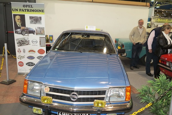Opel Commodore 1981 bei den Opel-Freunden - an der Messe Epoqu’Auto in Lyon im November 2013
