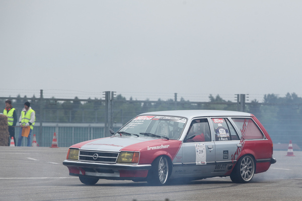 Opel Commodore Caravan (1980) - V8-Opel quer unterwegs - Motorworld Classics Bodensee 2022