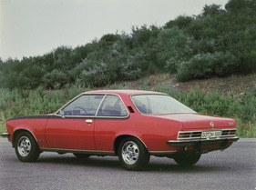 Opel Commodore GS/E (1973) – mit Nebelschlussleuchte und Kopfstützen