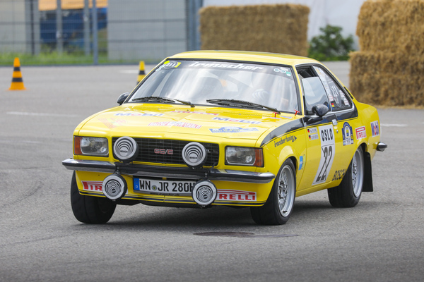Opel Commodore GS/E Coupé (1972) - Vintage-Racing auf dem Rundkurs - Klassikwelt Bodensee 2024