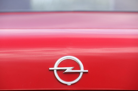 Opel Commodore GS/E Coupé (1974) – Der einzige Opel-Blitz an der Karosserie findet sich auf dem Kofferraumdeckel