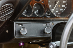 Opel Commodore GS/E Coupé (1974) – Drehschalter für Licht und Instrumentenbeleuchtung. Darunter der Knopf für die Heckscheibenheizung