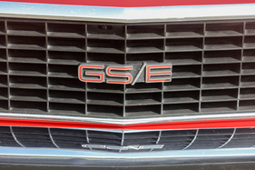 Opel Commodore GS/E Coupé (1974) – Statt des Blitzes tragen GS und GS/E ihre Modellbezeichnungen im Kühlergrill