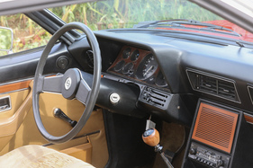 Opel Commodore GS/E Coupé (1974) – Statussymbol: Nur der Commodore hat mittige Luftausströmer, der Rekord nicht