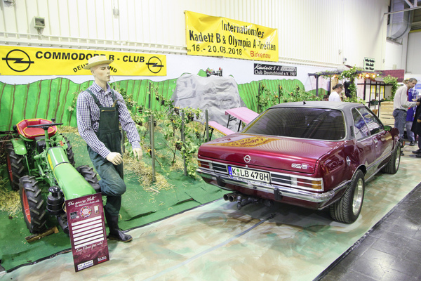 Opel Commodore GS/E auf dem Weinberg - Techno Classica 2018
