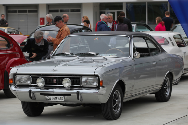 Opel Commodore GS - die Vergaservariante mit 130 PS (Dolder Classics Mai 2018)