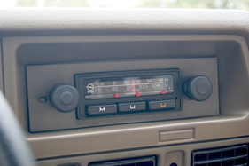 Opel Corsa 1.0 S Luxus (1983) – Radios kosteten immer Aufpreis. Hier das Modell "Le Mans" für 348 Mark