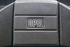 Opel Corsa 1.0 S Luxus (1983) – Schriftzug statt Blitz auf der Prallplatte