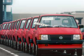 Opel Corsa (1983) – Basismodelle ohne Radkappen warten auf ihre Auslieferung