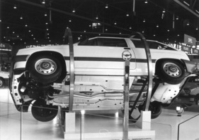 Opel Corsa (1983) - mit dem Kleinwagen jetzt auch in der Kompakt-Kategorie vertreten, produziert wird der Wagen in Saragossa (Spanien) - am Genfer Automobilsalon von 1983