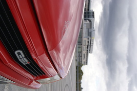 Opel Corsa GSi (1989) – Bügelfalte in der Mitte der Schnauze