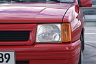 Opel Corsa GSi (1989) – Stossfänger und Kühlergrill in Wagenfarbe